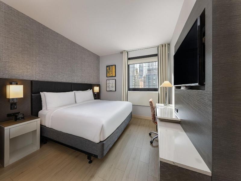 Four Points by Sheraton Manhattan Midtown West image