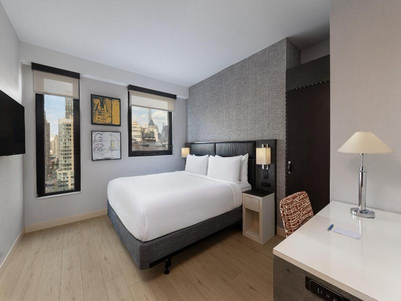 Four Points by Sheraton Manhattan Midtown West image