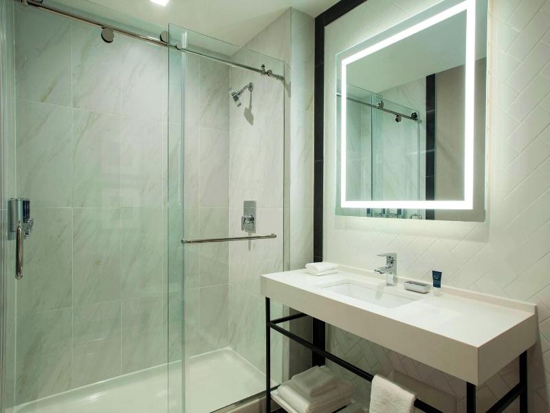 Four Points by Sheraton Manhattan Midtown West image