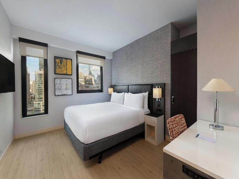 Four Points by Sheraton Manhattan Midtown West image