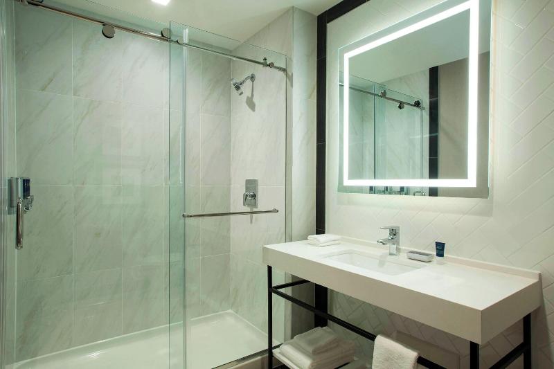 Four Points by Sheraton Manhattan Midtown West image