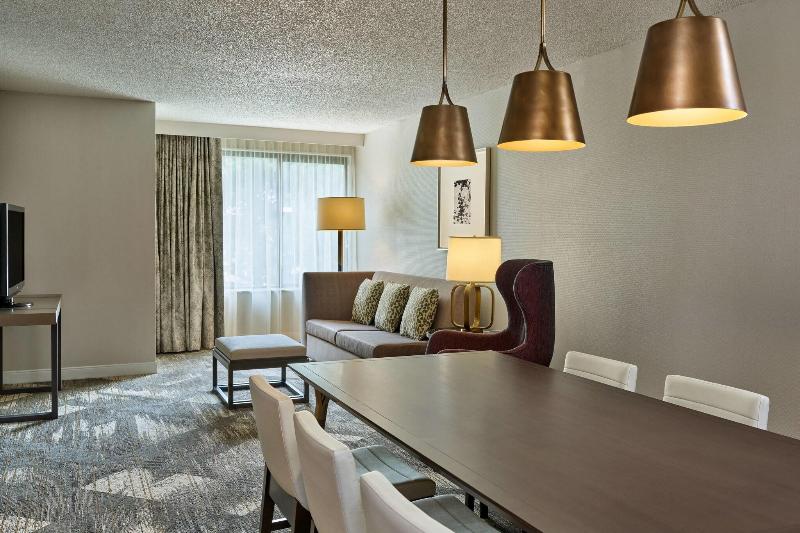 Sheraton Portland Airport Hotel image