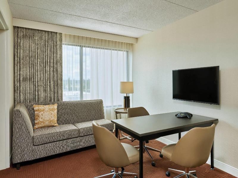 Sheraton Portland Airport Hotel image