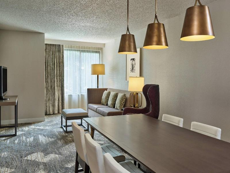 Sheraton Portland Airport Hotel image