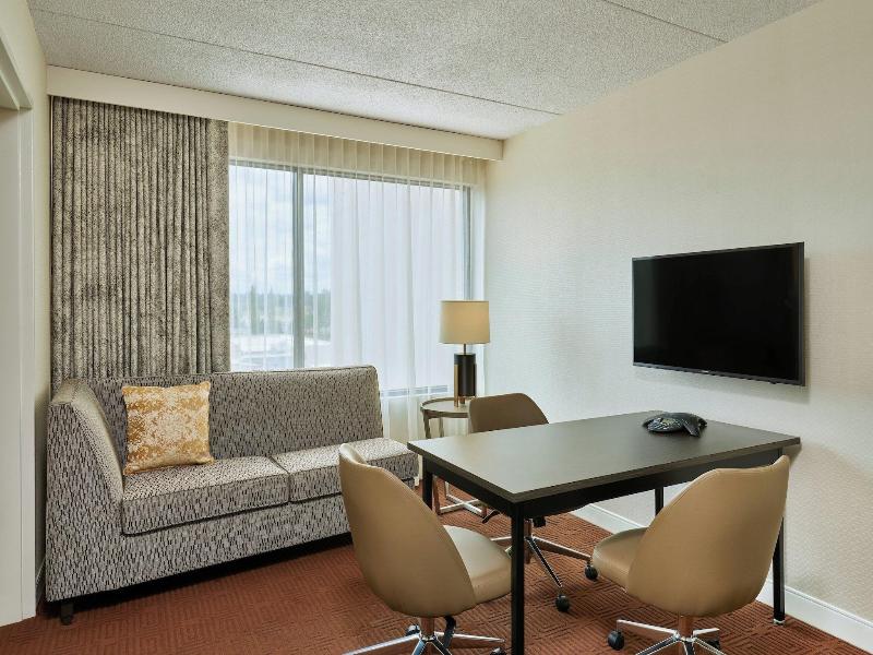 Sheraton Portland Airport Hotel image