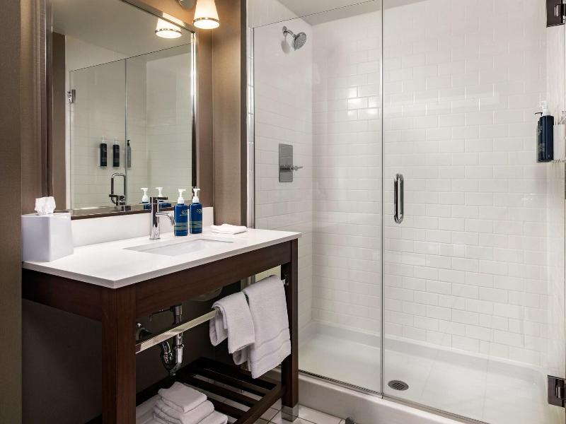 Four Points by Sheraton at Phoenix Mesa Gateway Ap image