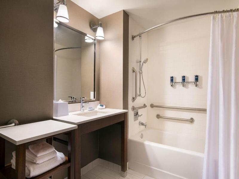 Four Points by Sheraton at Phoenix Mesa Gateway Ap image