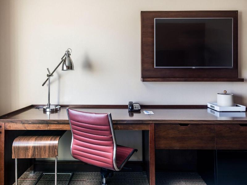 Four Points by Sheraton at Phoenix Mesa Gateway Ap image