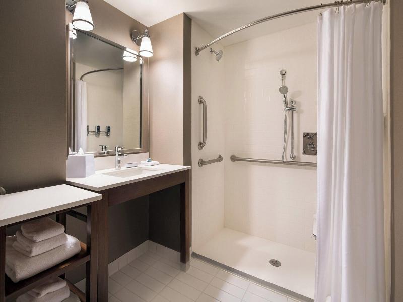 Four Points by Sheraton at Phoenix Mesa Gateway Ap image