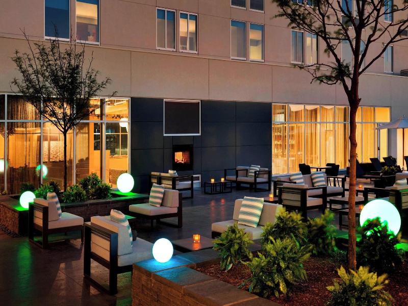 Aloft Dallas Love Field image