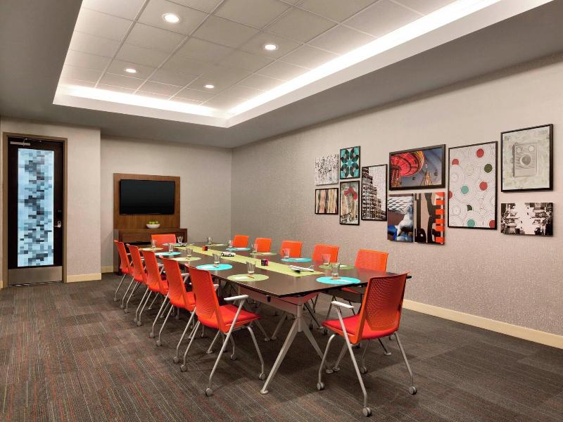 Aloft Dallas Love Field image