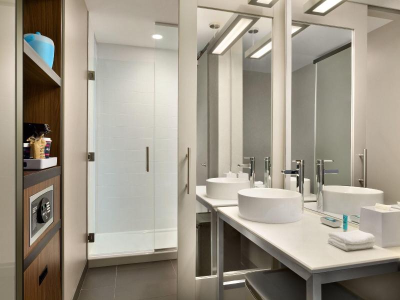 Aloft Dallas Love Field image