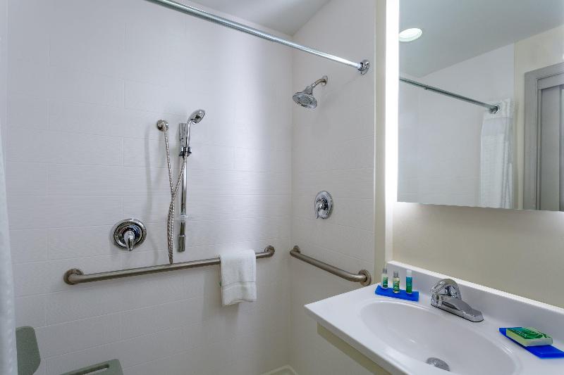 Holiday Inn Express and Suites King Of Prussia photo 15
