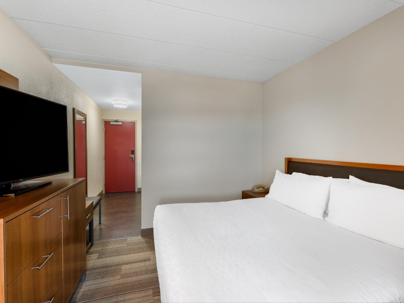 Holiday Inn Express and Suites King Of Prussia image