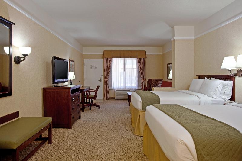 Holiday Inn Express and Suites San Dimas 4