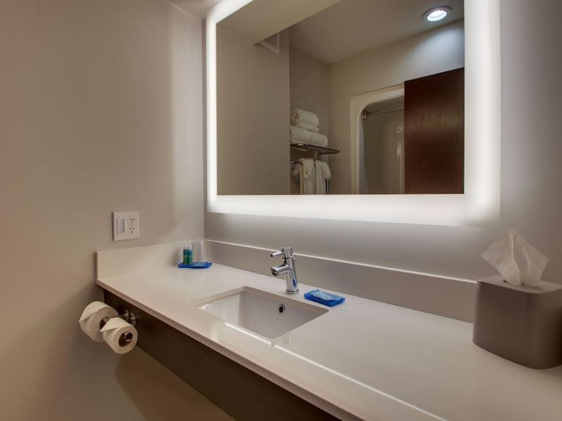 Holiday Inn Express and Suites Lebanon image
