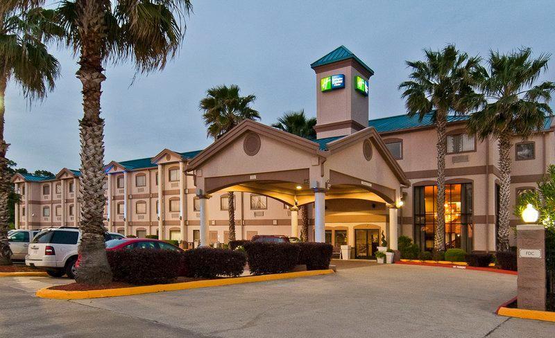 Holiday Inn Express and Suites Lake Charles
