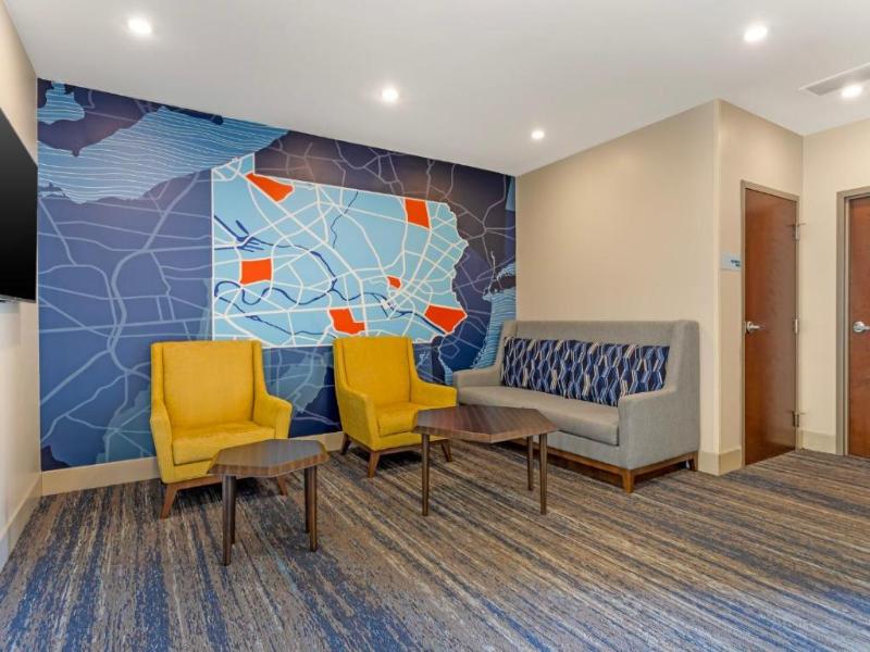 Holiday Inn Express and Suites Lancaster East Stra image