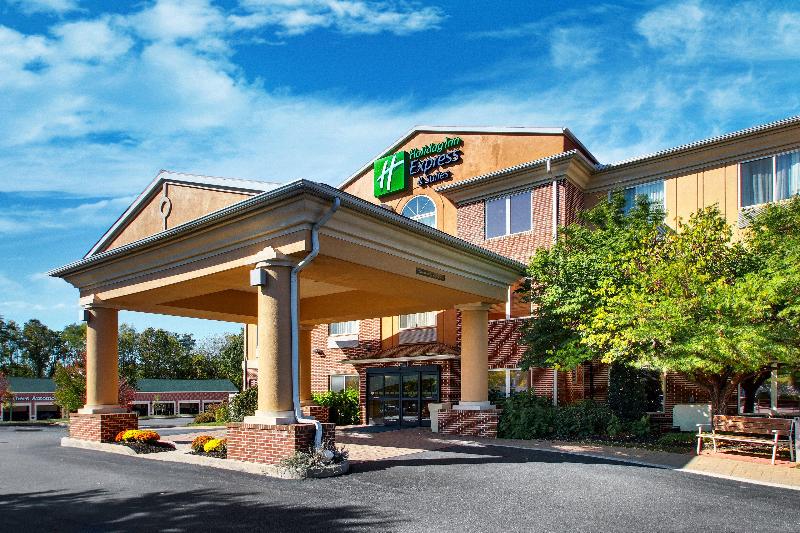 Holiday Inn Express and Suites Lancaster Lititz
