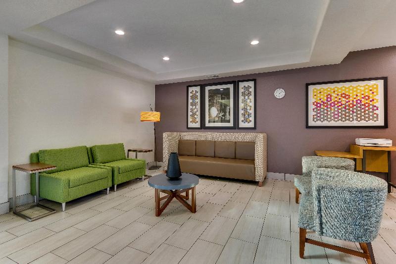 Holiday Inn Express and Suites Lake Worth Nw Loop image