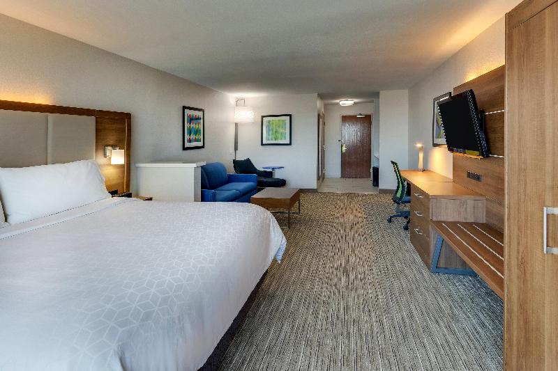 Holiday Inn Express and Suites Lake Worth Nw Loop image
