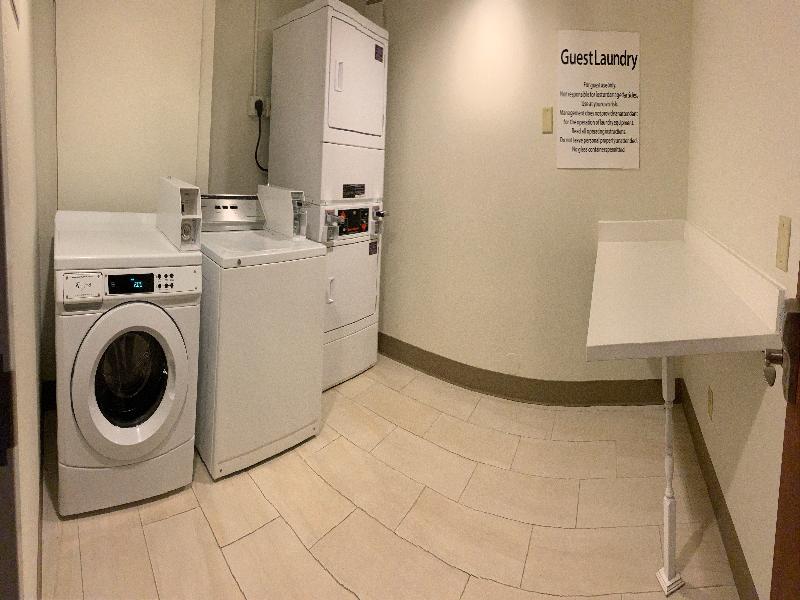 Holiday Inn Express and Suites Orlando South Daven image
