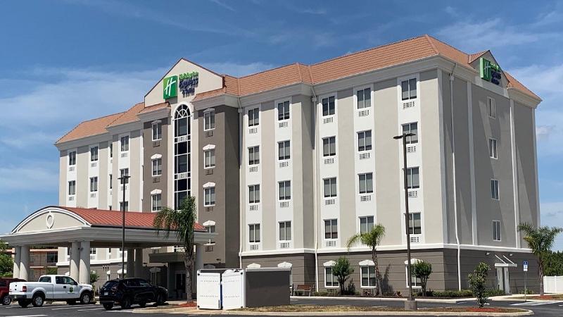 Holiday Inn Express and Suites Orlando South Daven image