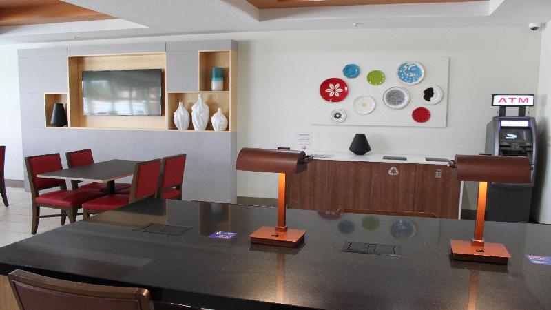 Holiday Inn Express and Suites Orlando South Daven image