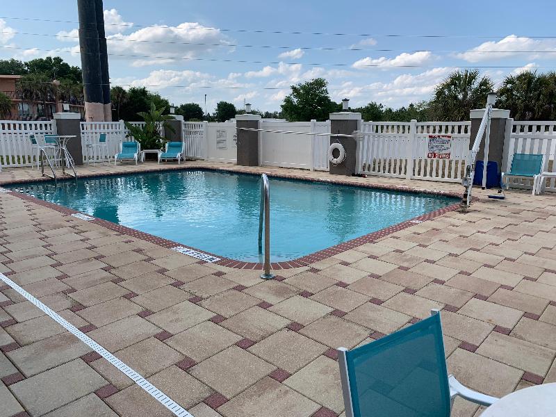Holiday Inn Express and Suites Orlando South Daven image