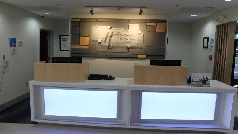 Holiday Inn Express and Suites Orlando South Daven image