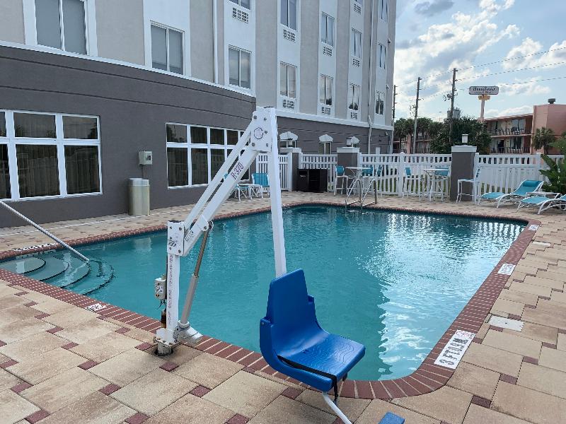 Holiday Inn Express and Suites Orlando South Daven image