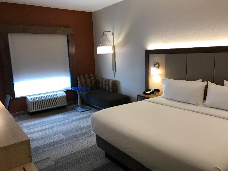Holiday Inn Express and Suites Orlando South Daven image