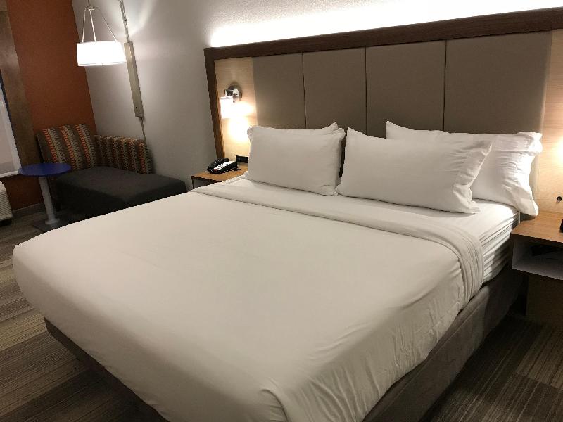 Holiday Inn Express and Suites Orlando South Daven image