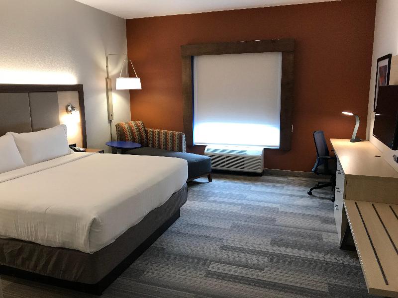 Holiday Inn Express and Suites Orlando South Daven image