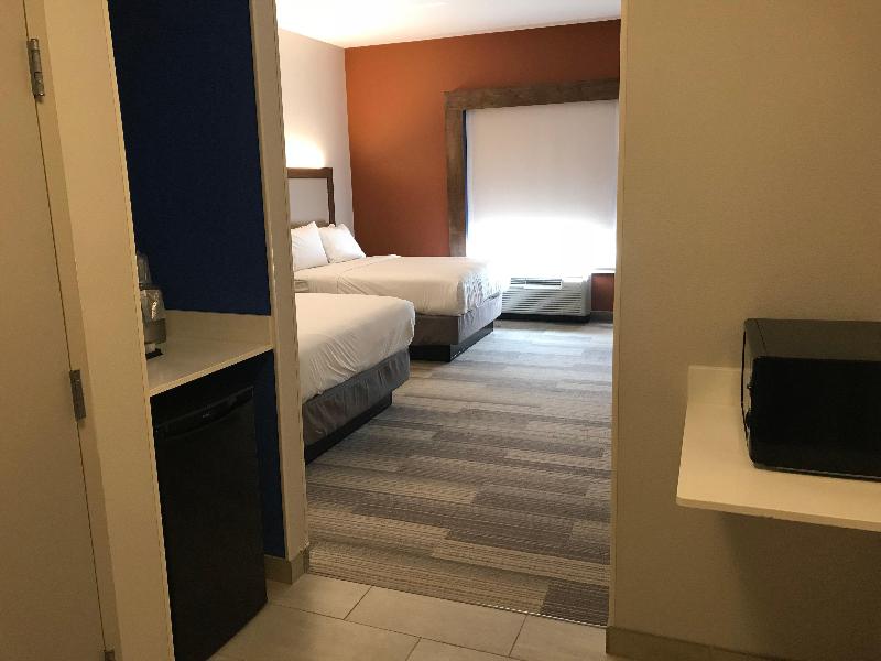 Holiday Inn Express and Suites Orlando South Daven image