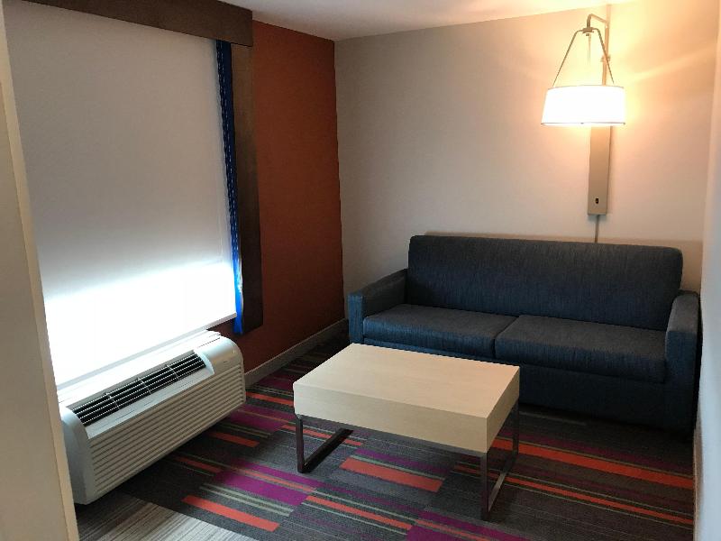Holiday Inn Express and Suites Orlando South Daven image