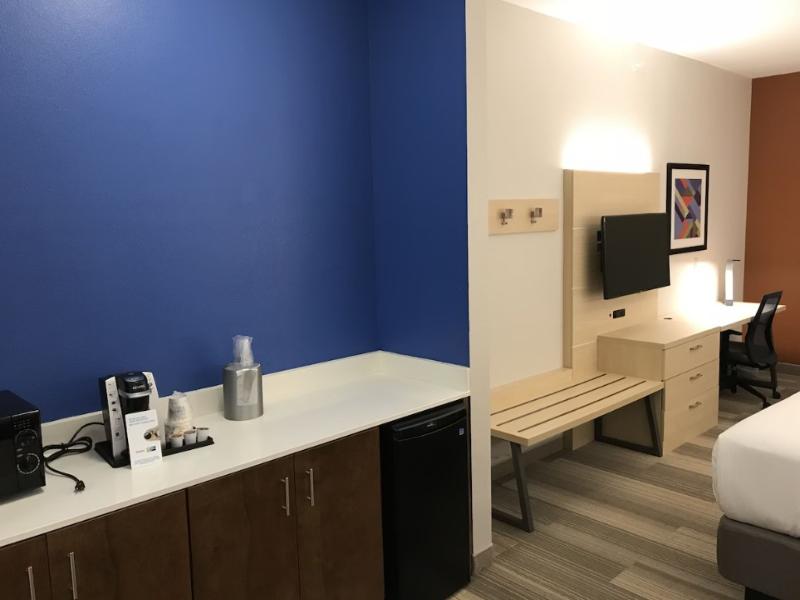Holiday Inn Express and Suites Orlando South Daven image