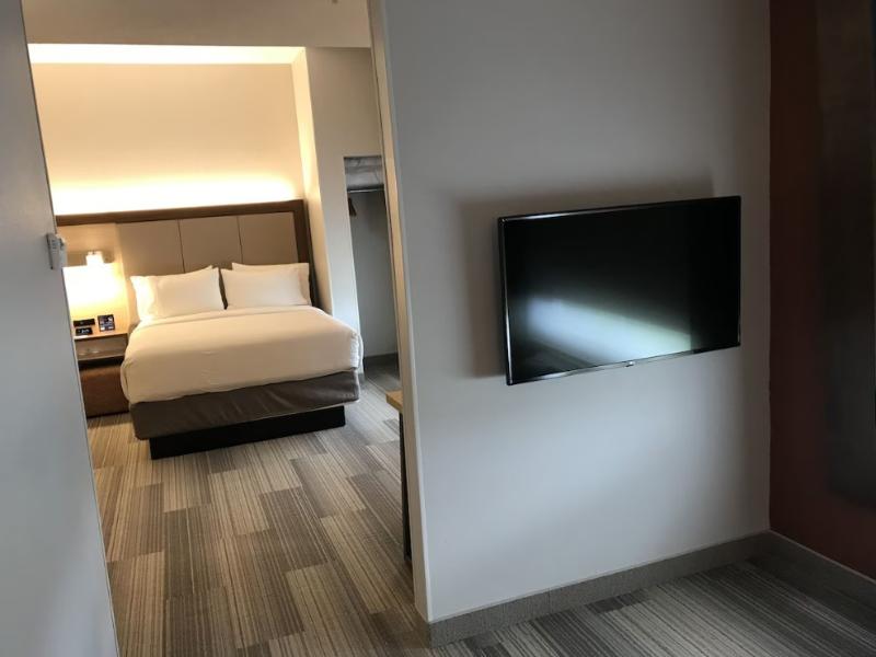 Holiday Inn Express and Suites Orlando South Daven image