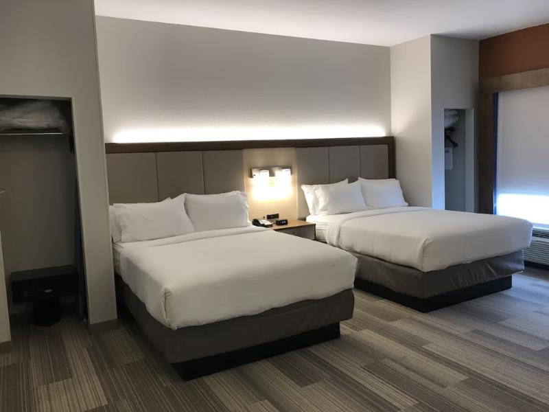 Holiday Inn Express and Suites Orlando South Daven image