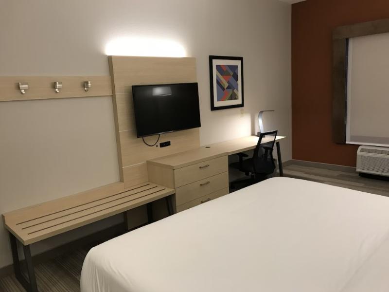 Holiday Inn Express and Suites Orlando South Daven image