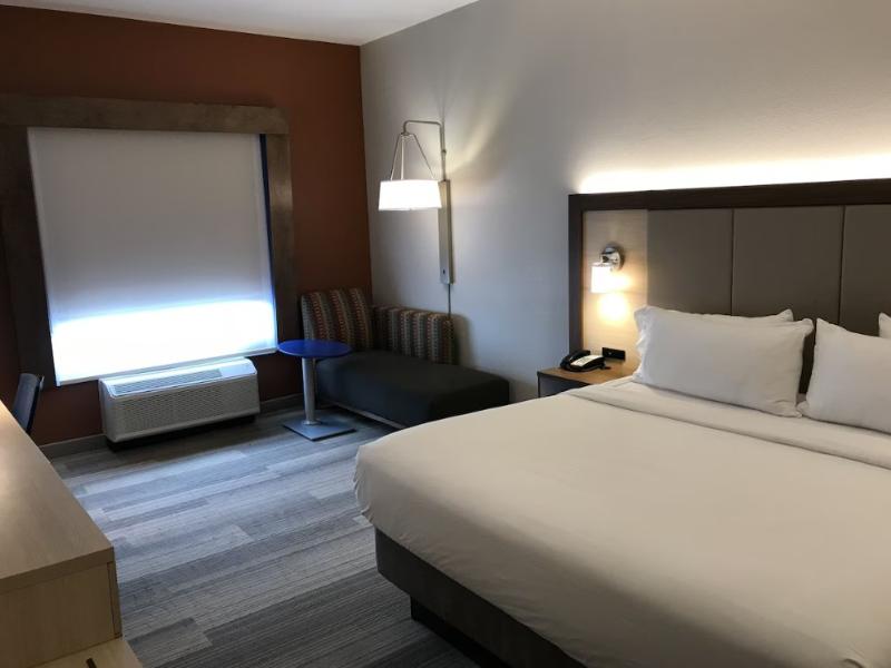 Holiday Inn Express and Suites Orlando South Daven image