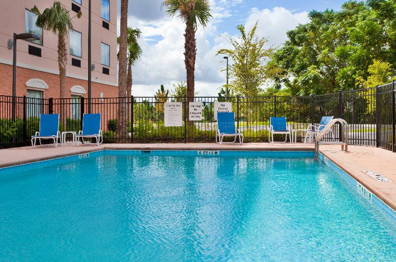 Holiday Inn Express and Suites Orlando Ocoee East