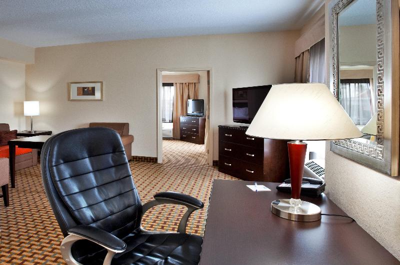 Holiday Inn Express and Suites Orlando Ocoee East image