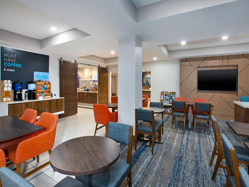 Holiday Inn Express and Suites West Monroe image