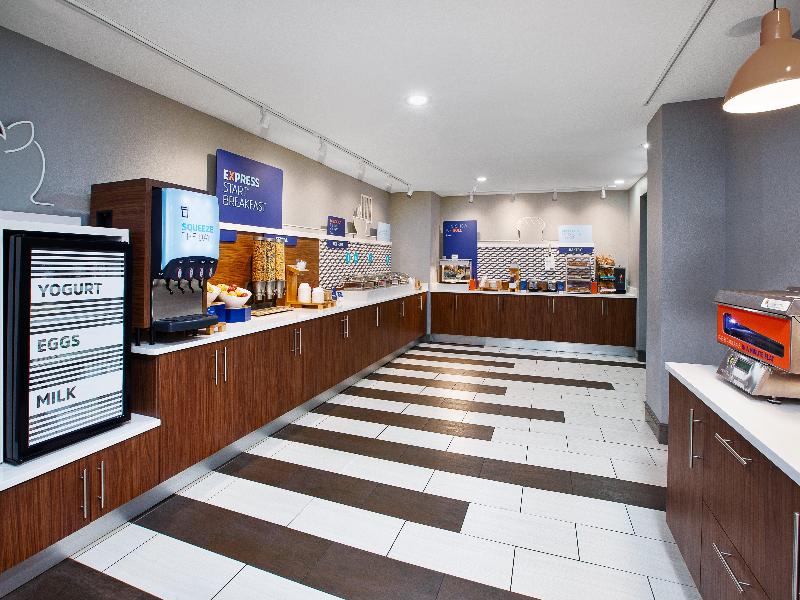 Holiday Inn Express and Suites West Monroe image