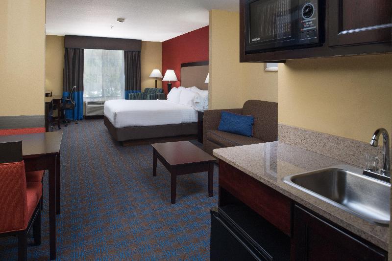 Holiday Inn Express and Suites West Monroe image