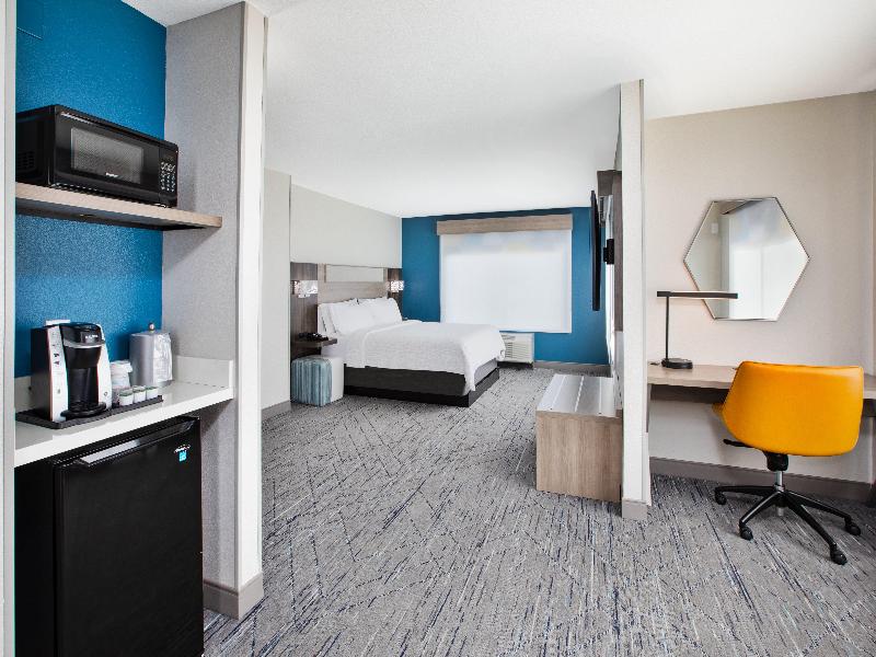 Holiday Inn Express and Suites West Monroe image