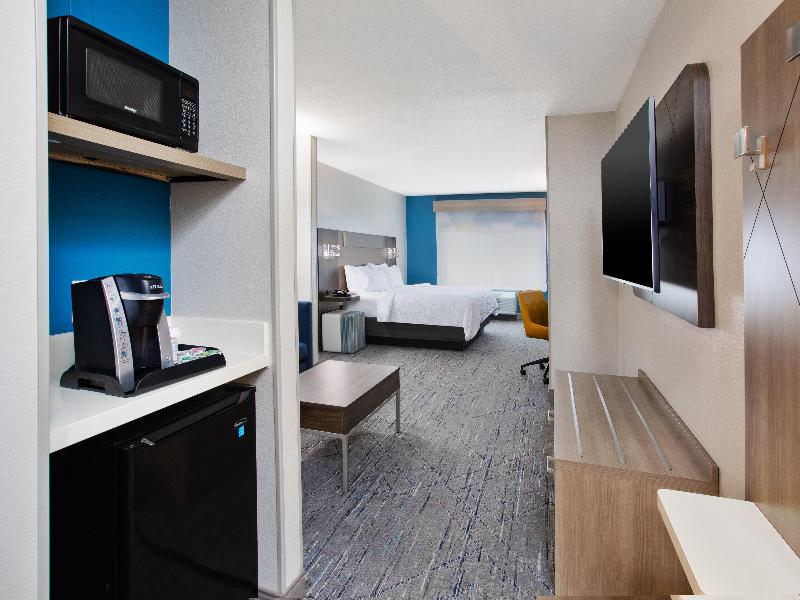 Holiday Inn Express and Suites West Monroe image