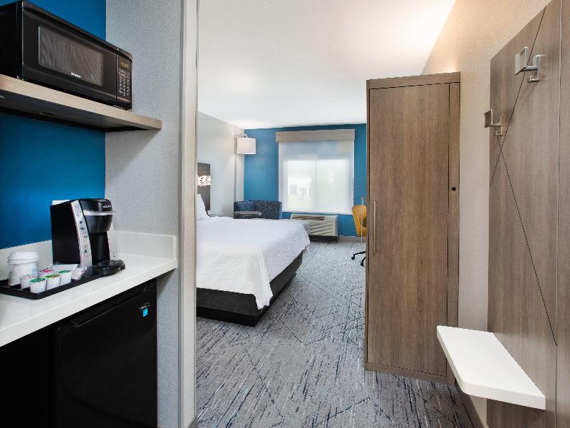 Holiday Inn Express and Suites West Monroe image