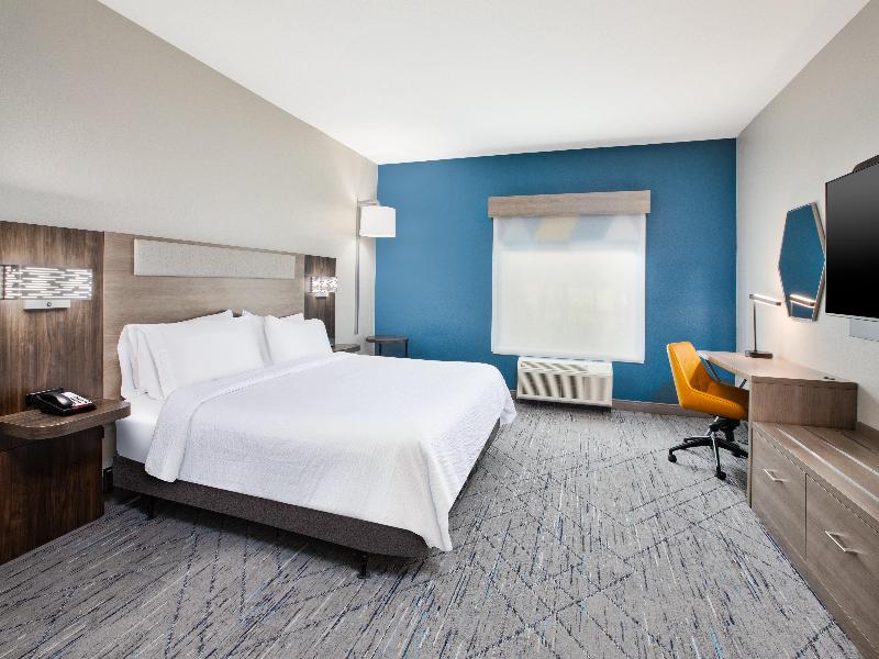 Holiday Inn Express and Suites West Monroe image